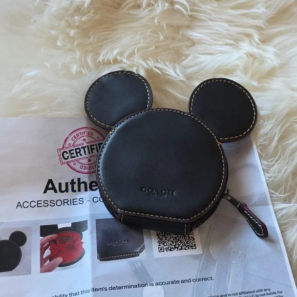 Adorable Disney X Coach Mickey Mouse Ears Coin Wallet 🖤🐭❤️🎁